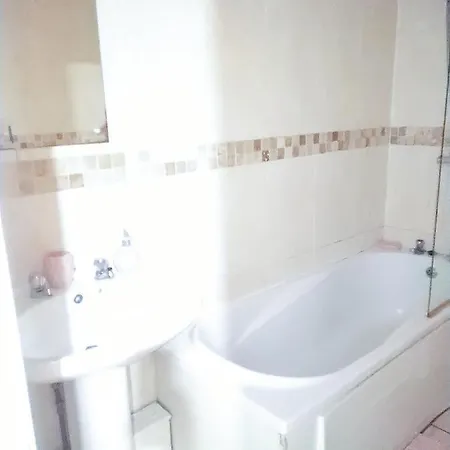 Cosy Double Close To University Of Bradford And City Centre *