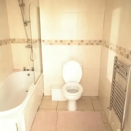 Cosy Double Close To University Of Bradford And City Centre